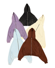 ESSENTIAL ZIP-UP