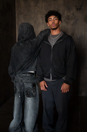 ESSENTIAL ZIP-UP